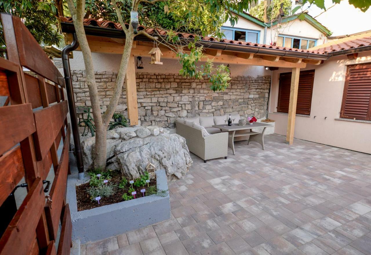Vintage Garden Apartment Pula Exterior foto